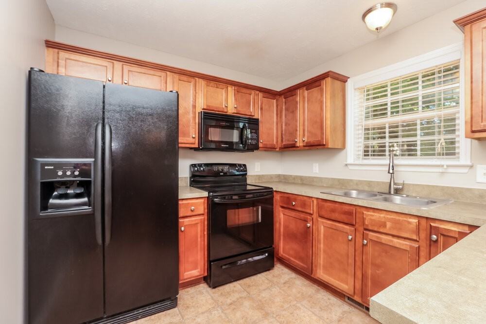 3404 Whitesail Ct - Photo 7 of 17