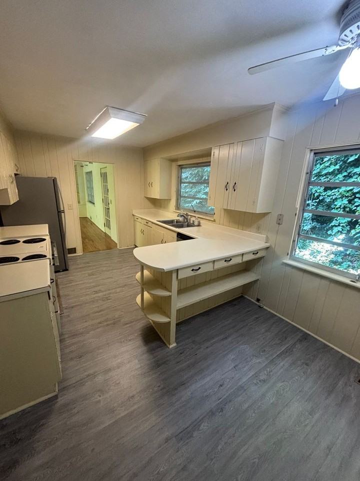 21 Red Bird Rd - Photo 4 of 10