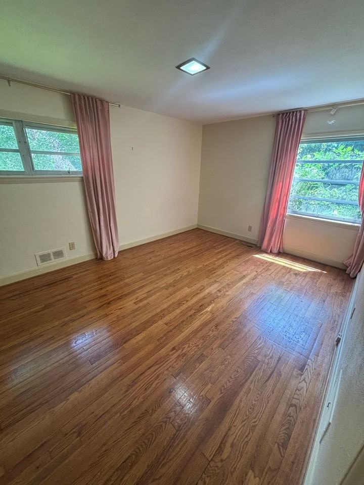 21 Red Bird Rd - Photo 7 of 10