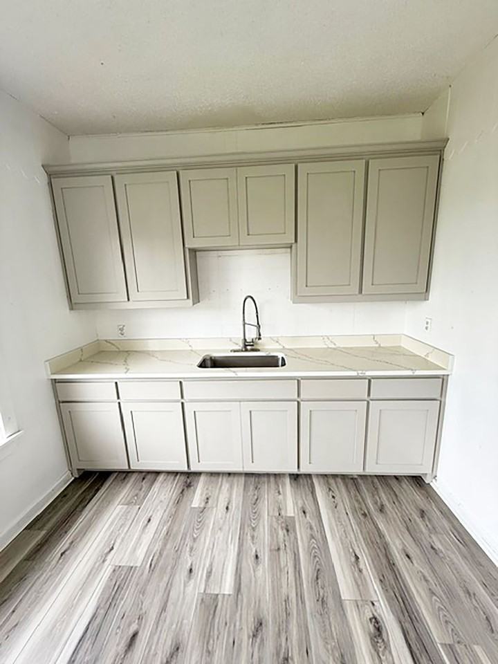 108 W Walnut St - Photo 2 of 16