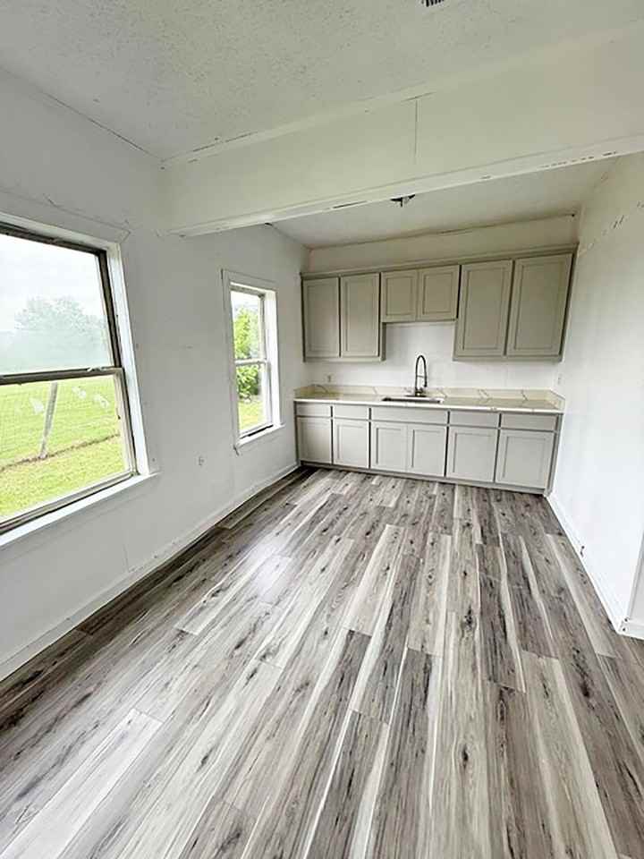 108 W Walnut St - Photo 4 of 16