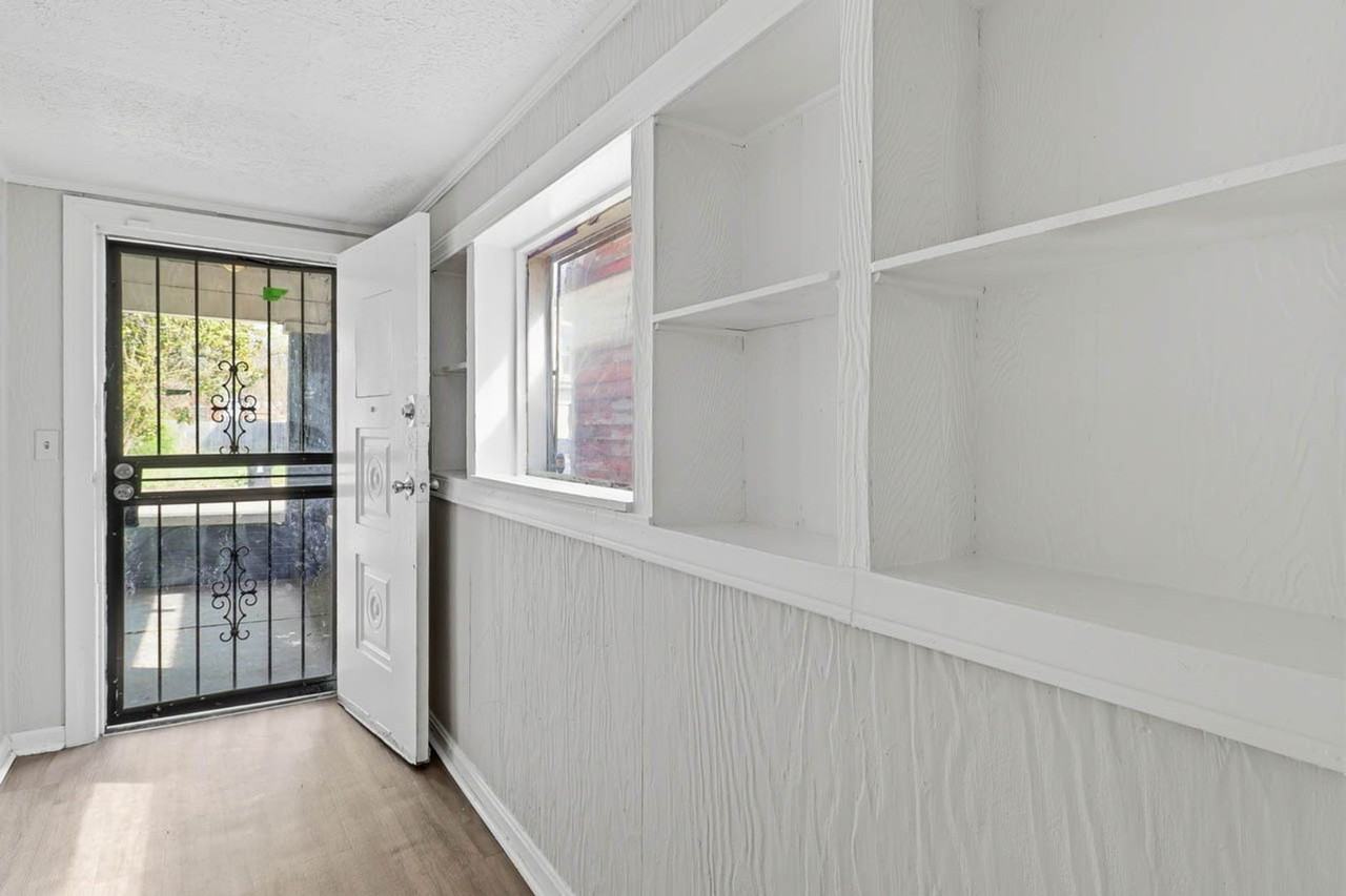 2324 Magazine St - Photo 6 of 35