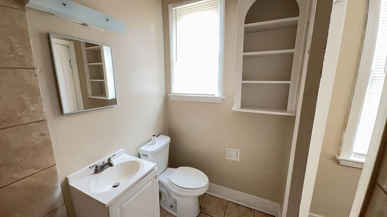 4052 N State St - Photo 5 of 15