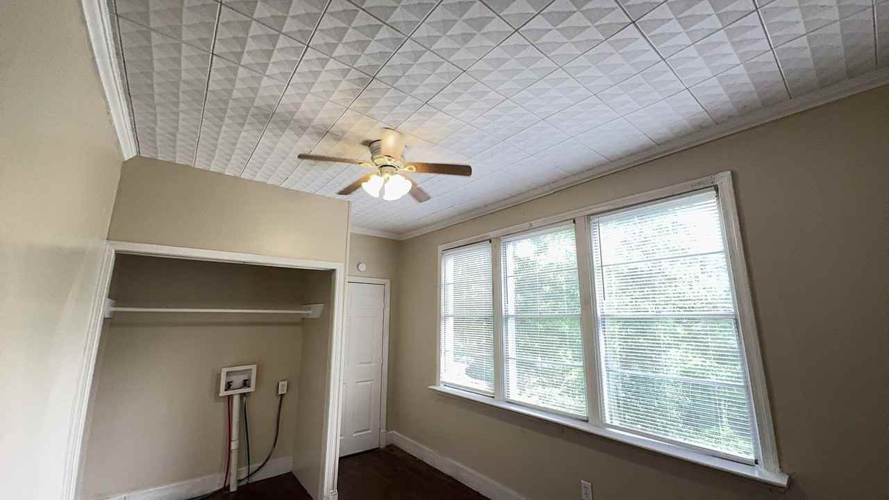 4052 N State St - Photo 6 of 15