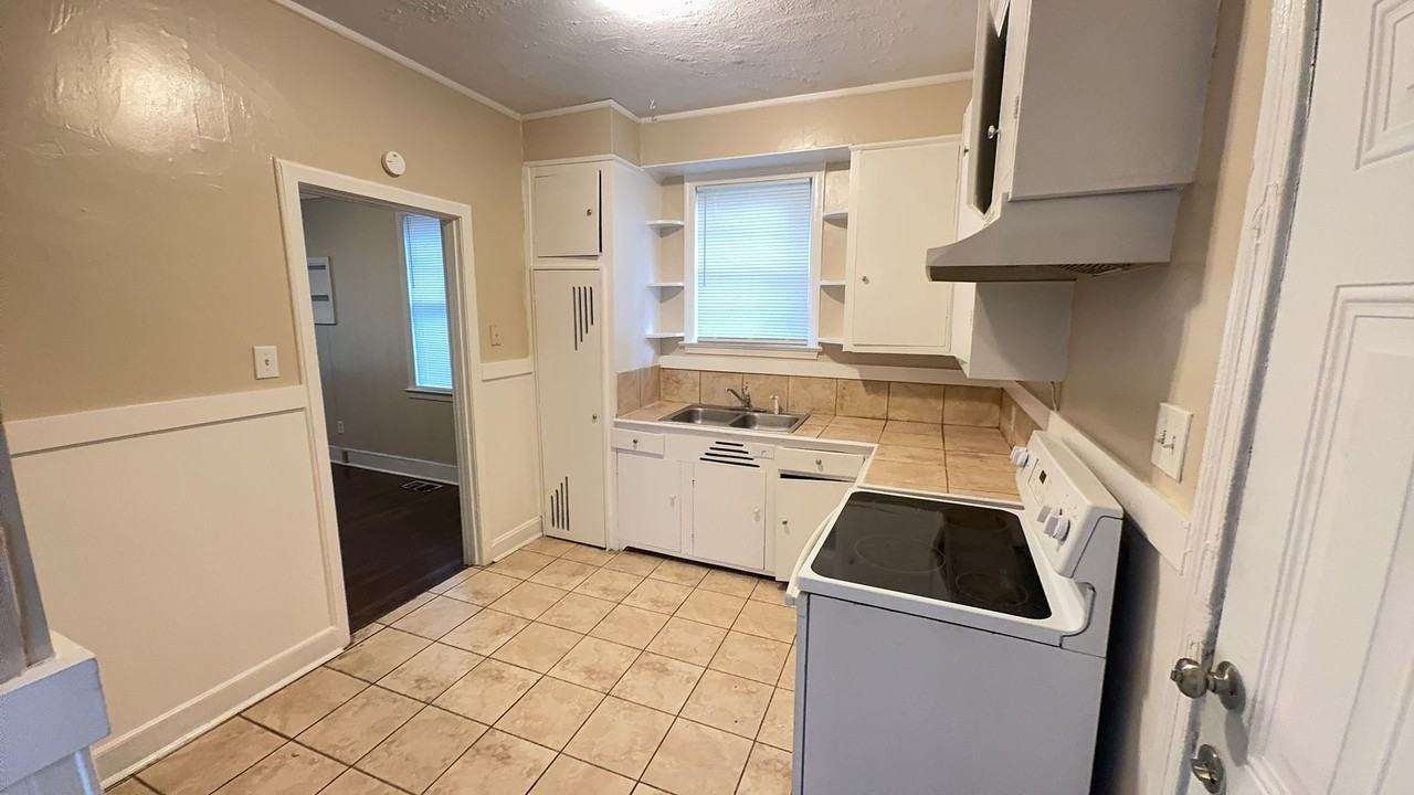 4052 N State St - Photo 3 of 15
