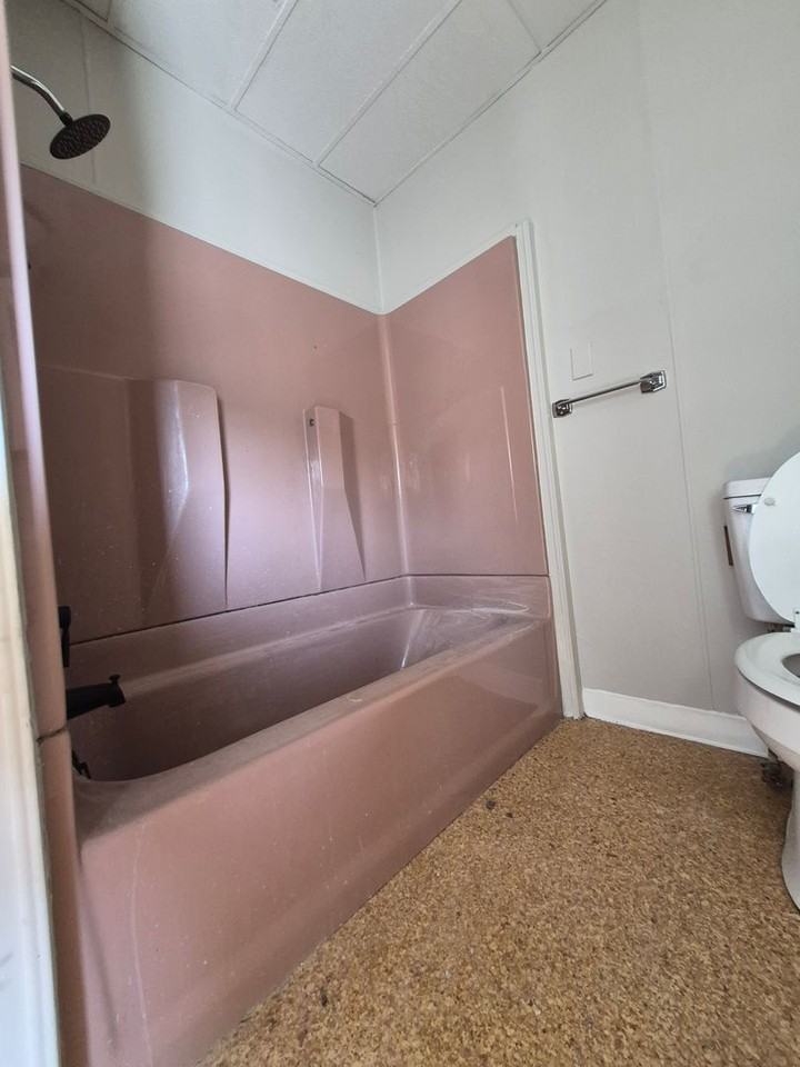 250 S Poplar St. - Photo 3 of 9