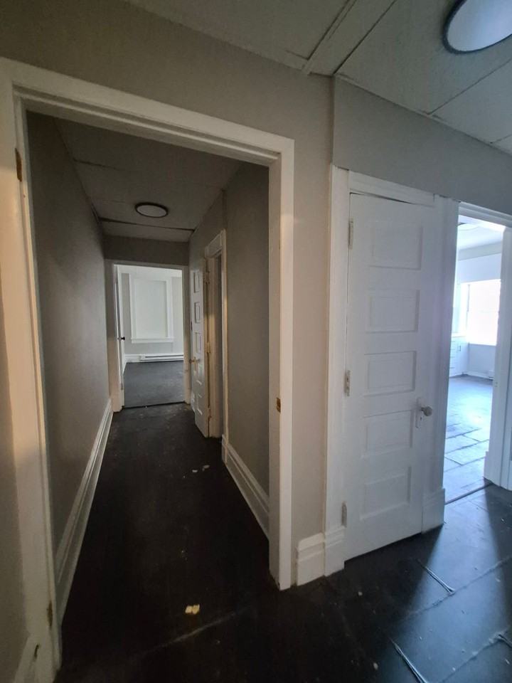 250 S Poplar St. - Photo 5 of 9