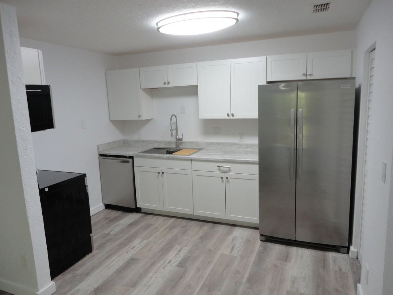1015 Sw 9th St #24 - Photo 2 of 11
