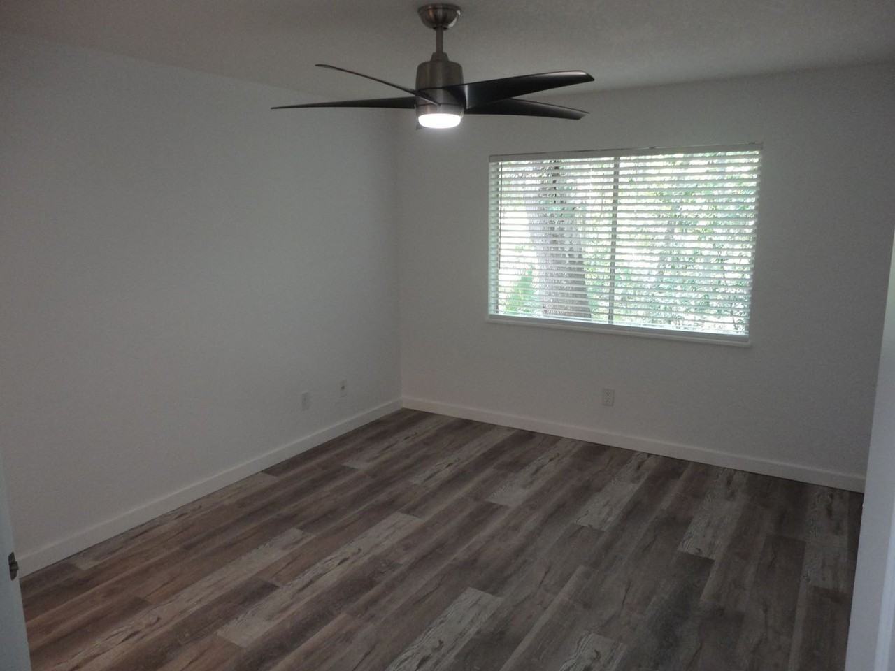 1015 Sw 9th St #24 - Photo 5 of 11
