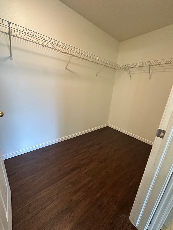 1403 S 1020 W - Photo 3 of 11