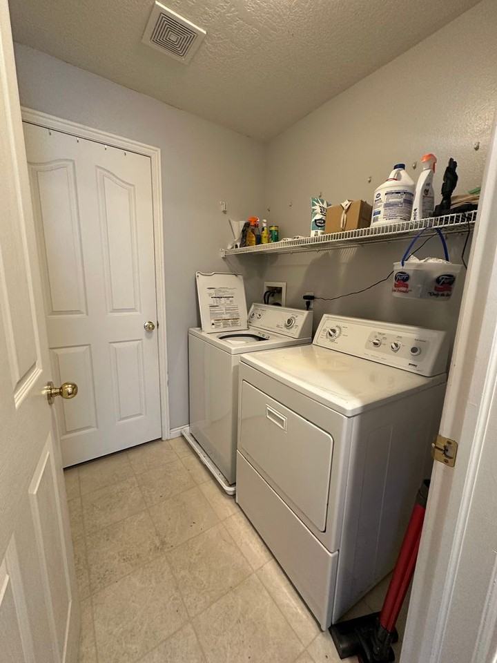 1403 S 1020 W - Photo 7 of 11