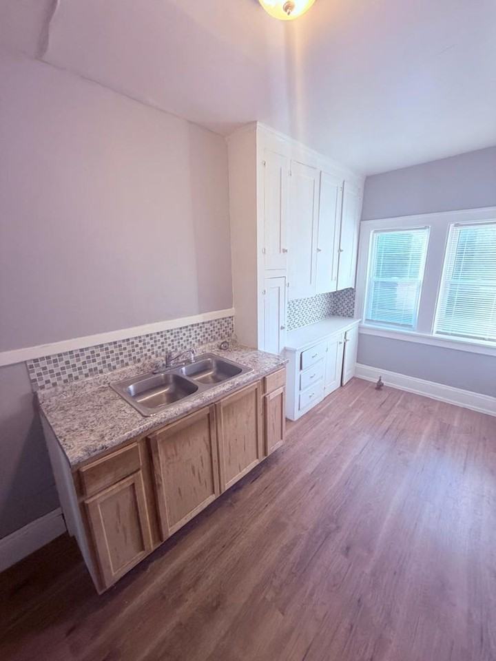 3438 Bosworth Rd - Photo 4 of 29