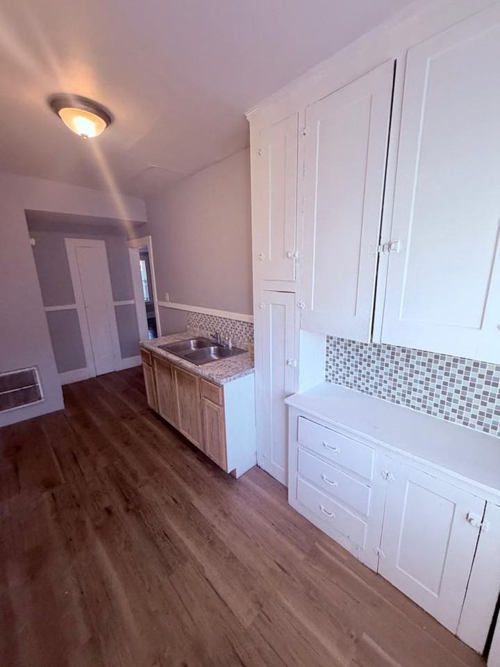3438 Bosworth Rd - Photo 6 of 29
