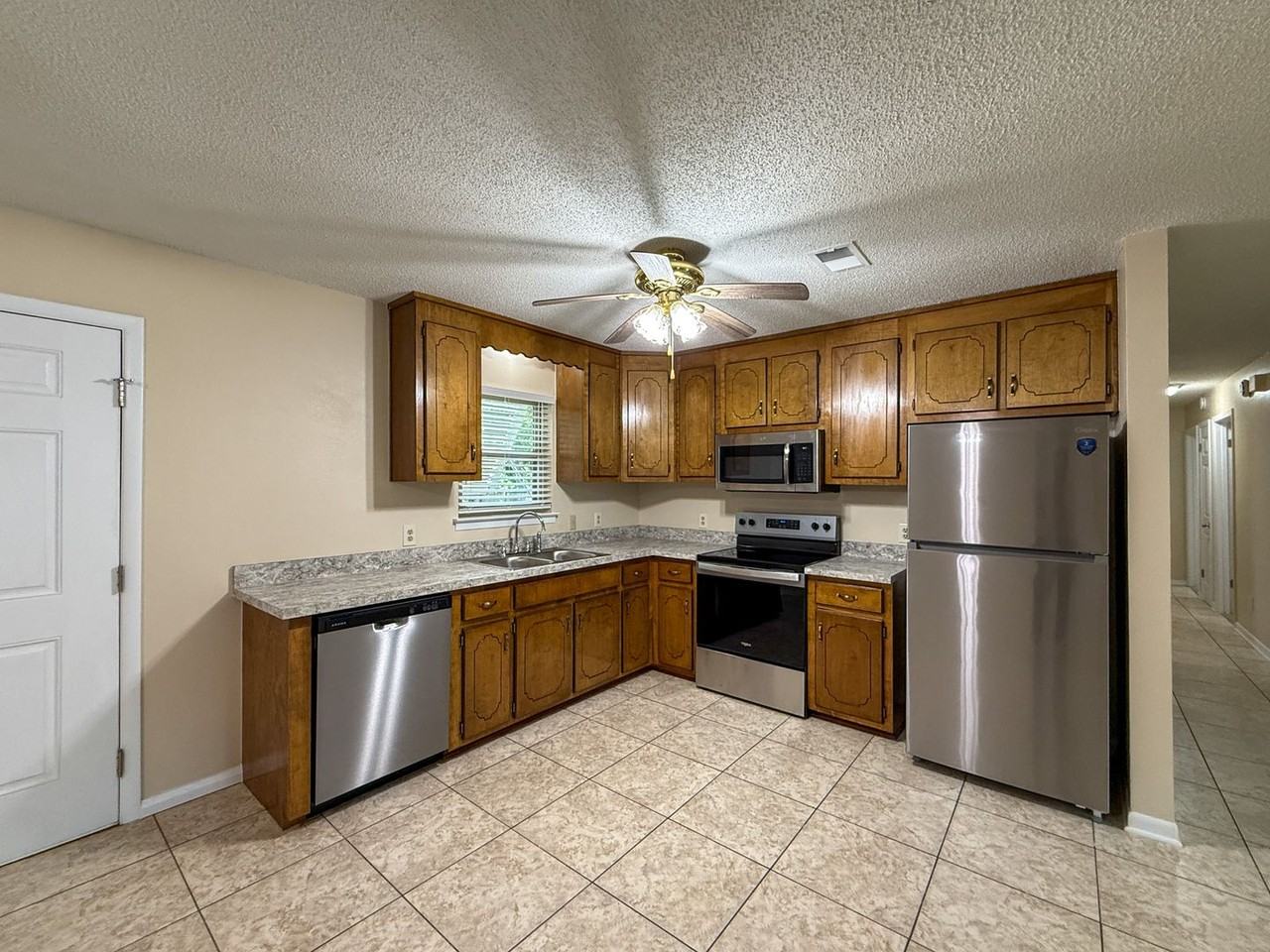 7724 Rustling Pines Dr - Photo 4 of 18