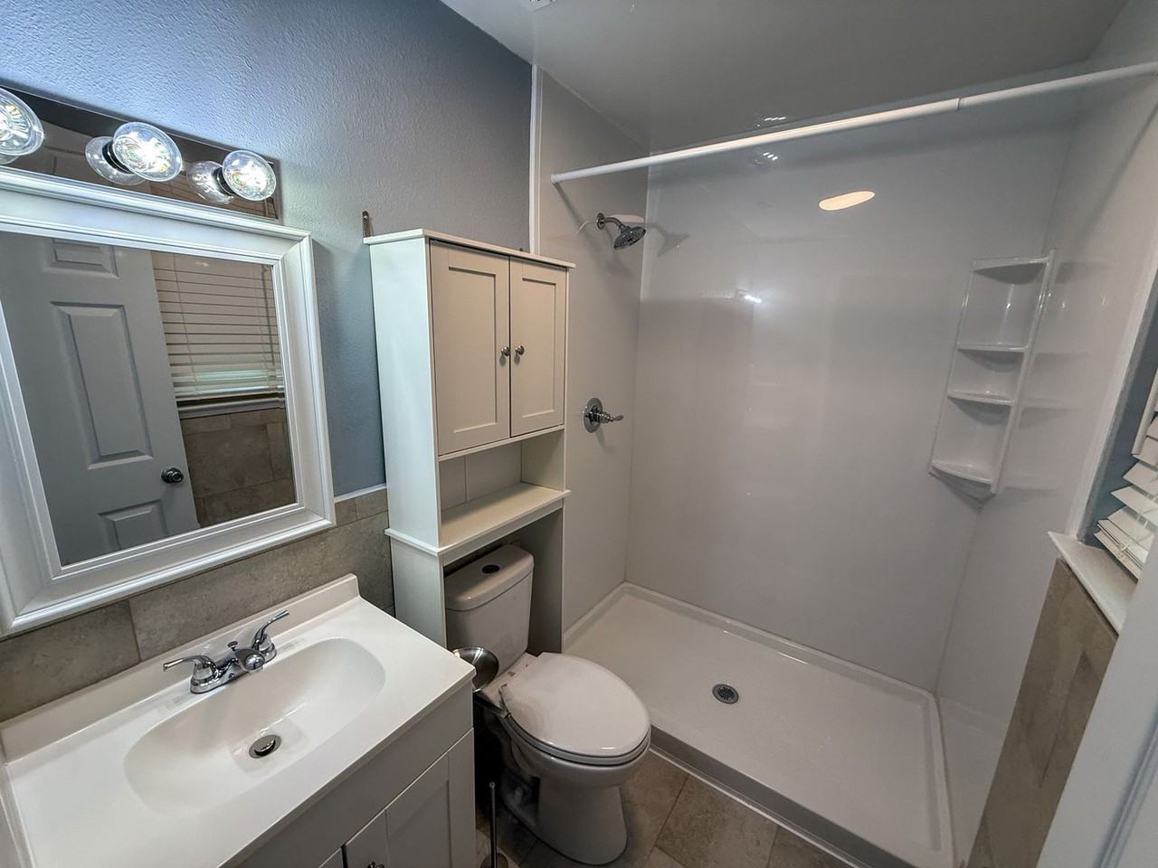 7724 Rustling Pines Dr - Photo 7 of 18