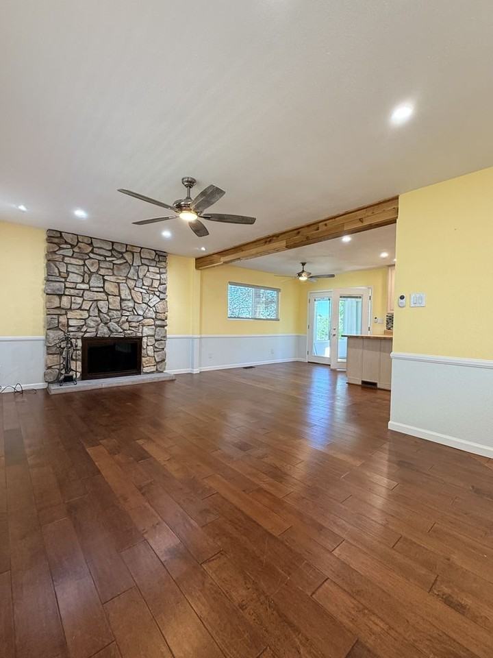 2245 Sandia Dr - Photo 2 of 30