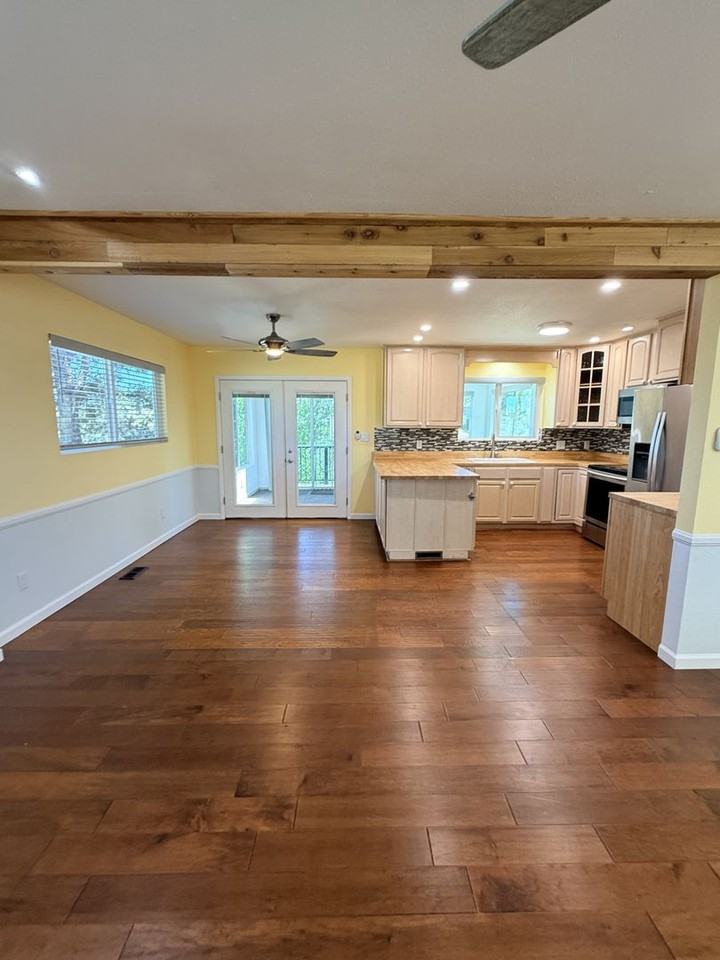 2245 Sandia Dr - Photo 3 of 30