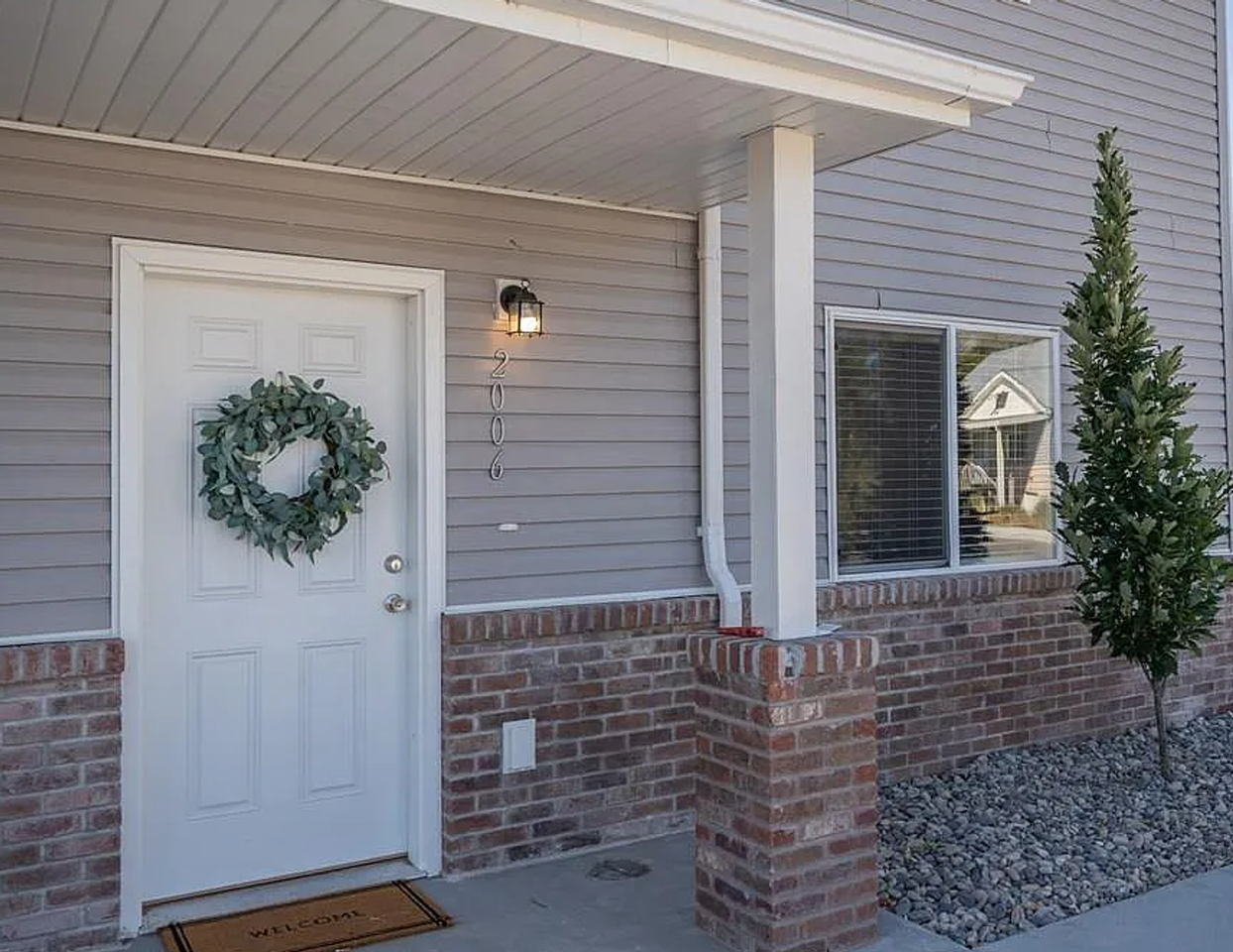 2015 Lawrence Ln #2006 - Photo 2 of 50