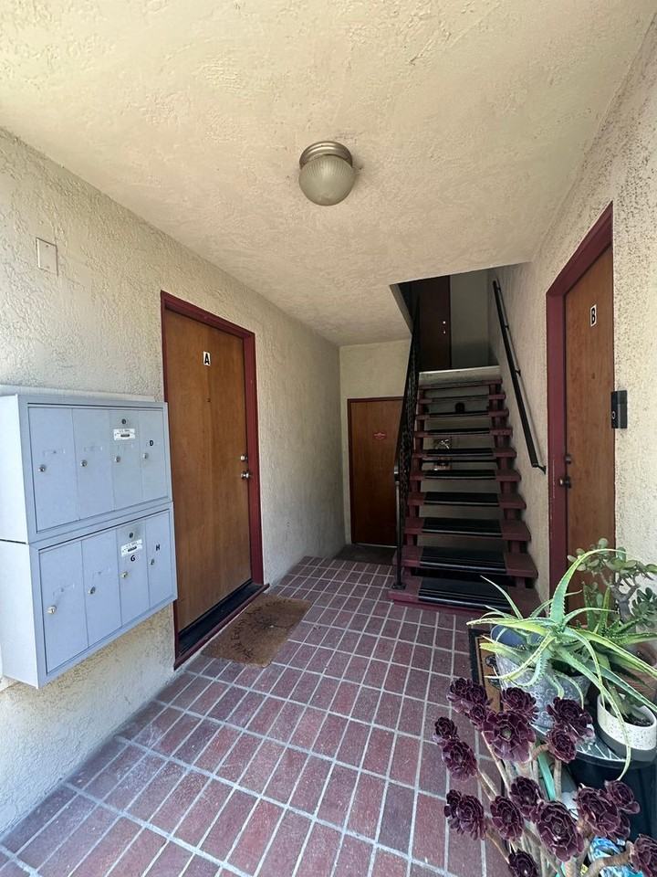 1221 W St - Photo 2 of 13