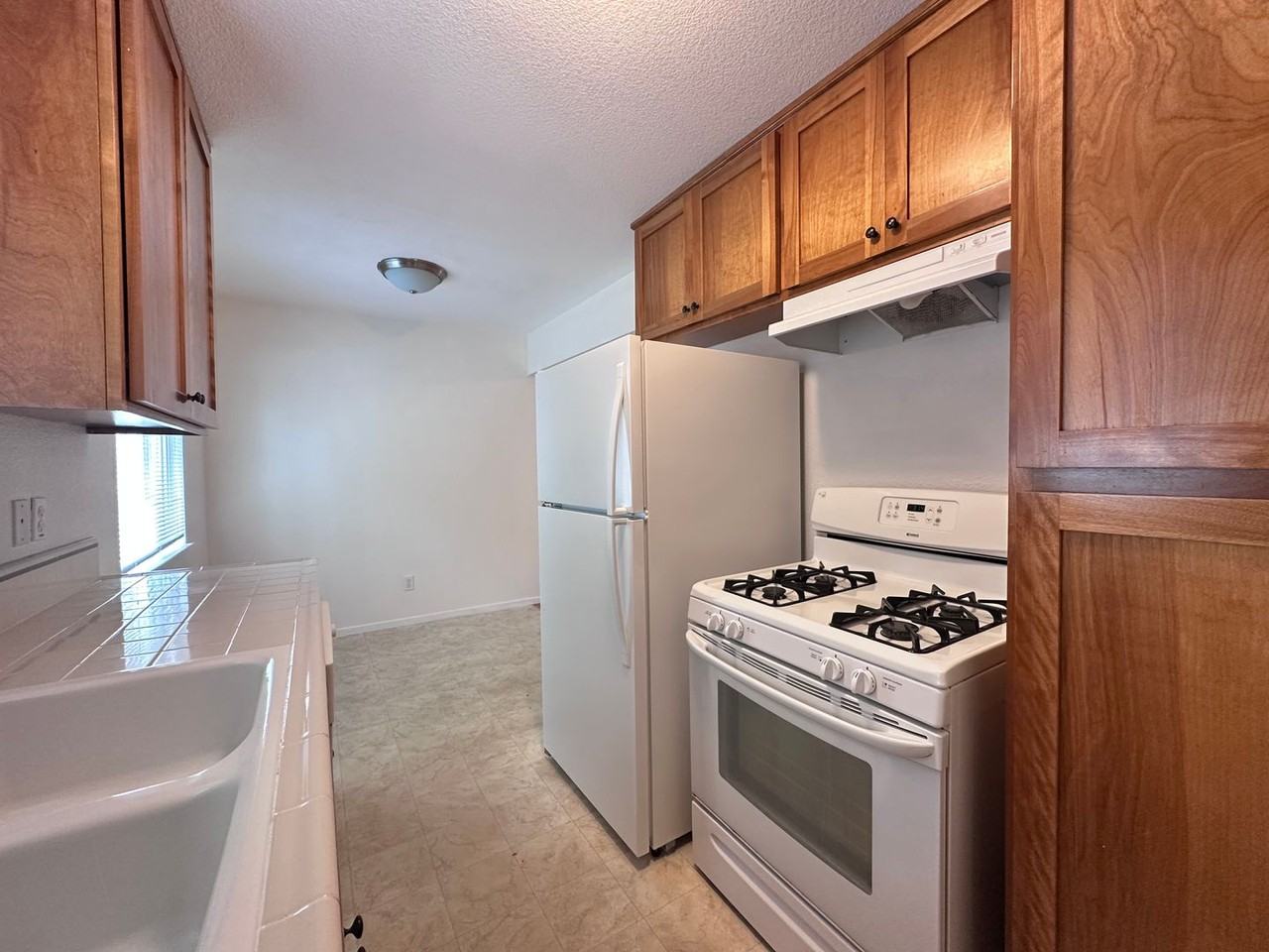1221 W St - Photo 7 of 13