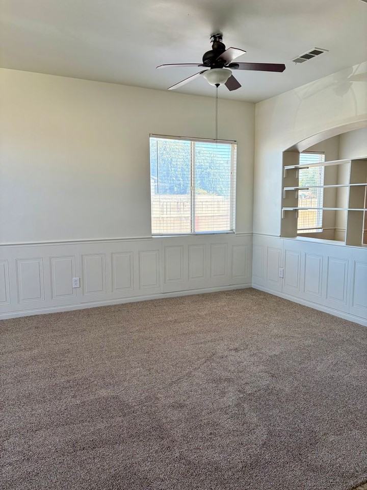 118 Emerald Isle Way - Photo 3 of 35