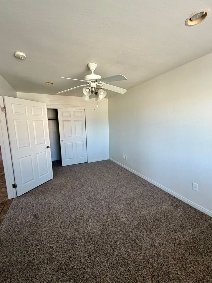 118 Emerald Isle Way - Photo 5 of 35