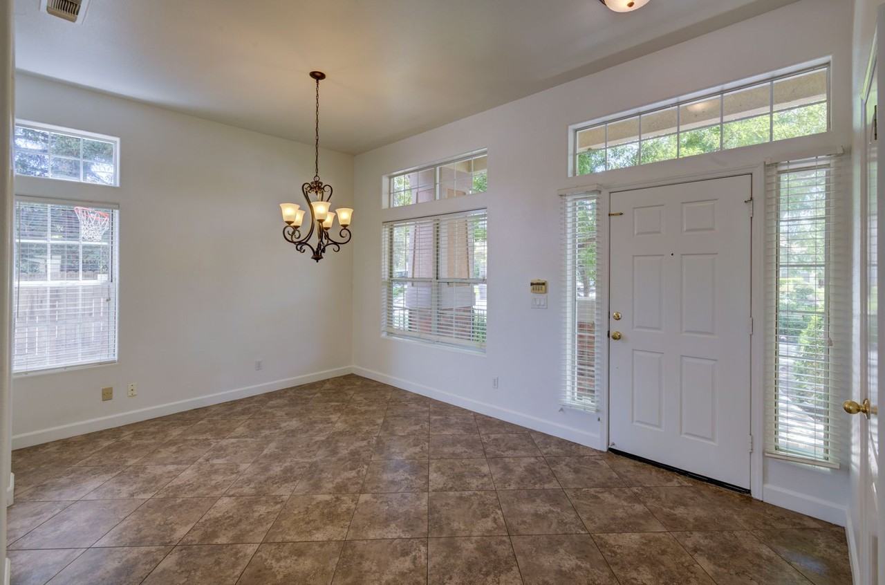 5508 W Bluff Ave - Photo 5 of 21