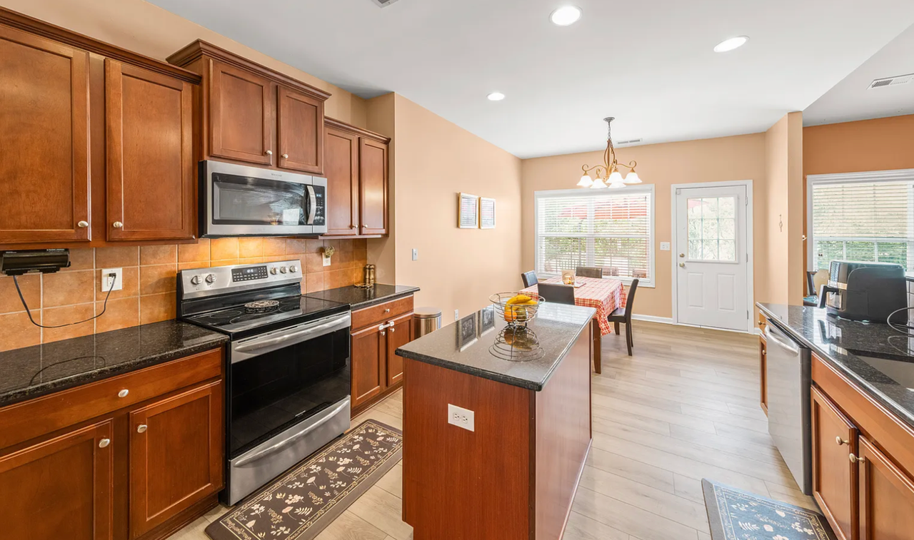9693 Laurie Ave Nw - Photo 6 of 13