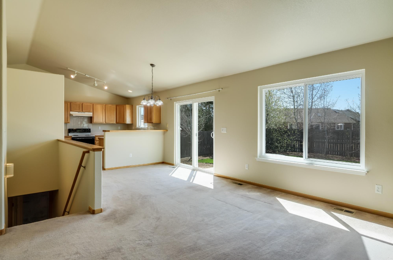 883 Emerald Dr - Photo 3 of 25
