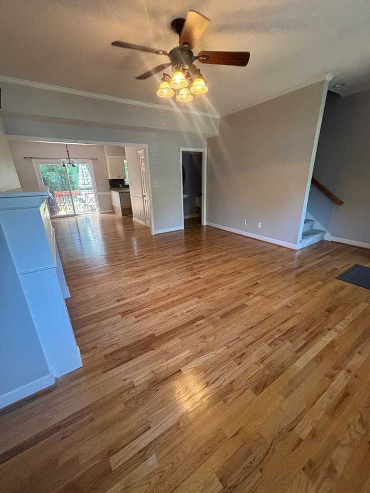 277 N Oak Ave - Photo 4 of 22