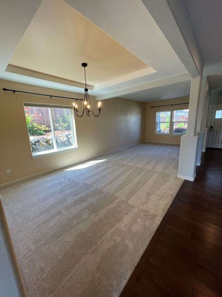 11327 58th Ave Se - Photo 5 of 40