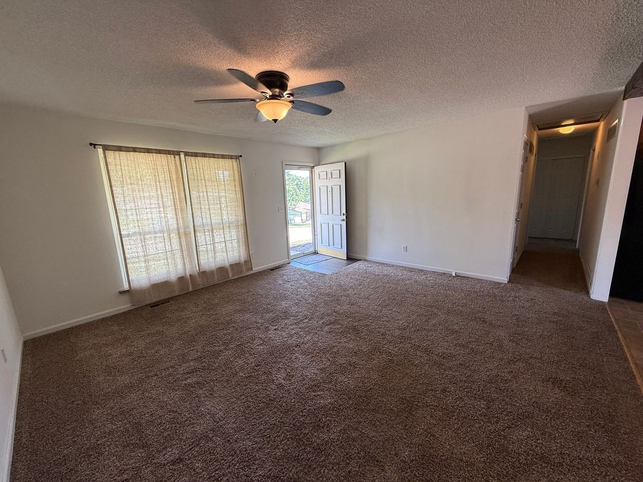 5360 Glencullen Way - Photo 5 of 37