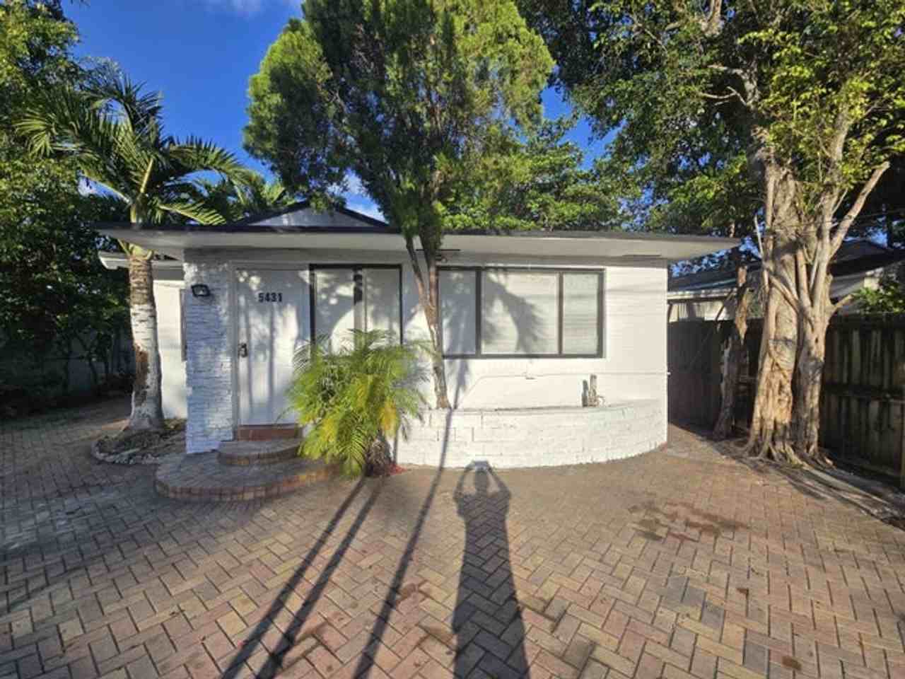 5431 Nw 30th Ave - Photo 5 of 11