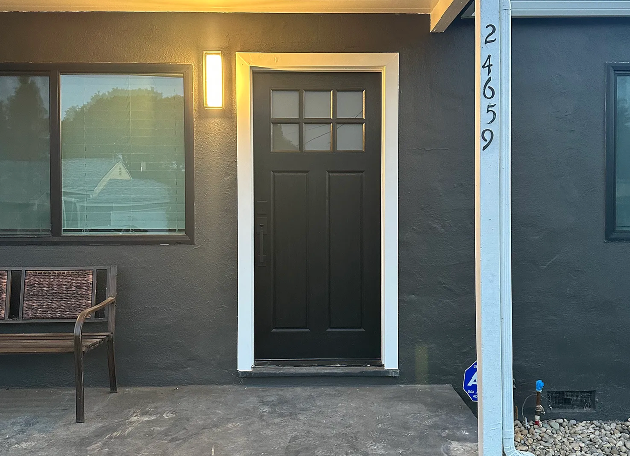 24659 Joanne St - Photo 2 of 13