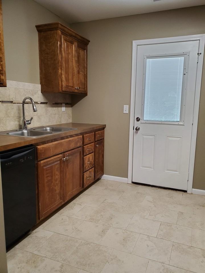 614B W Market St #2 - Photo 5 of 24