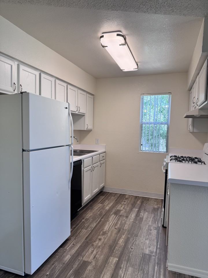 9777 N. Thornydale Road2204 #2204 - Photo 2 of 41