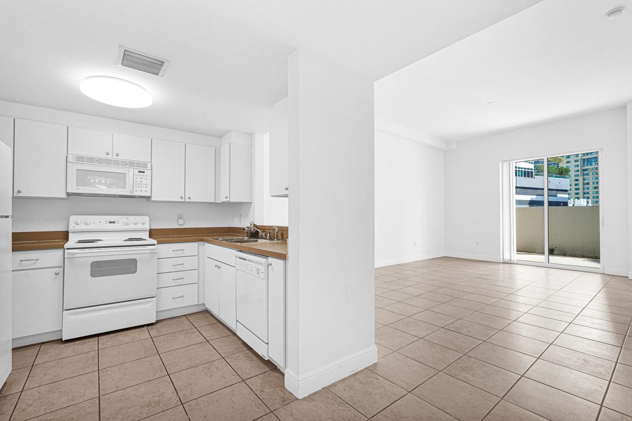1250 South Miami AvenueUnit 812 #812 - Photo 6 of 48