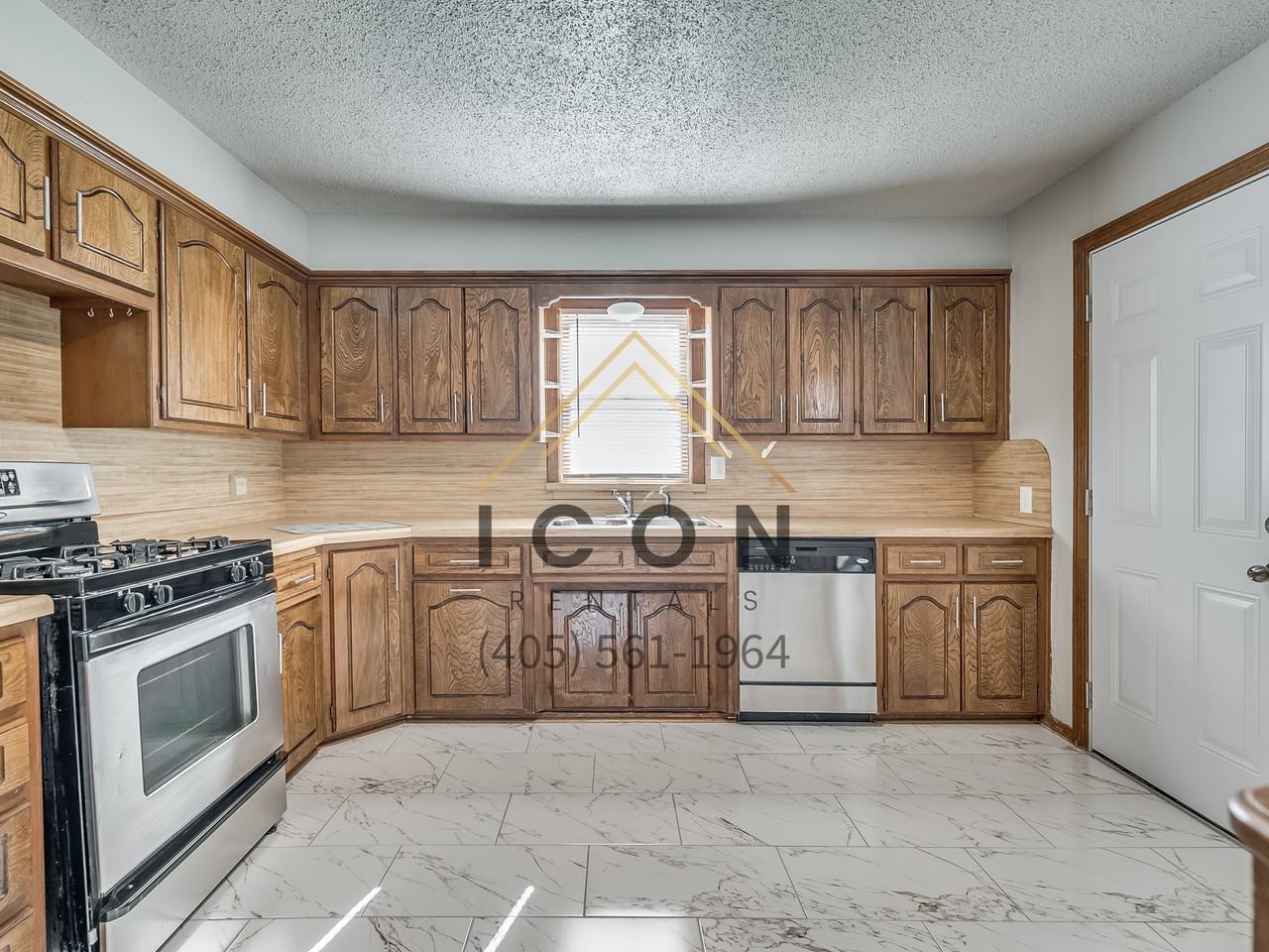 3228 Nw 11th St #1 - Photo 4 of 13