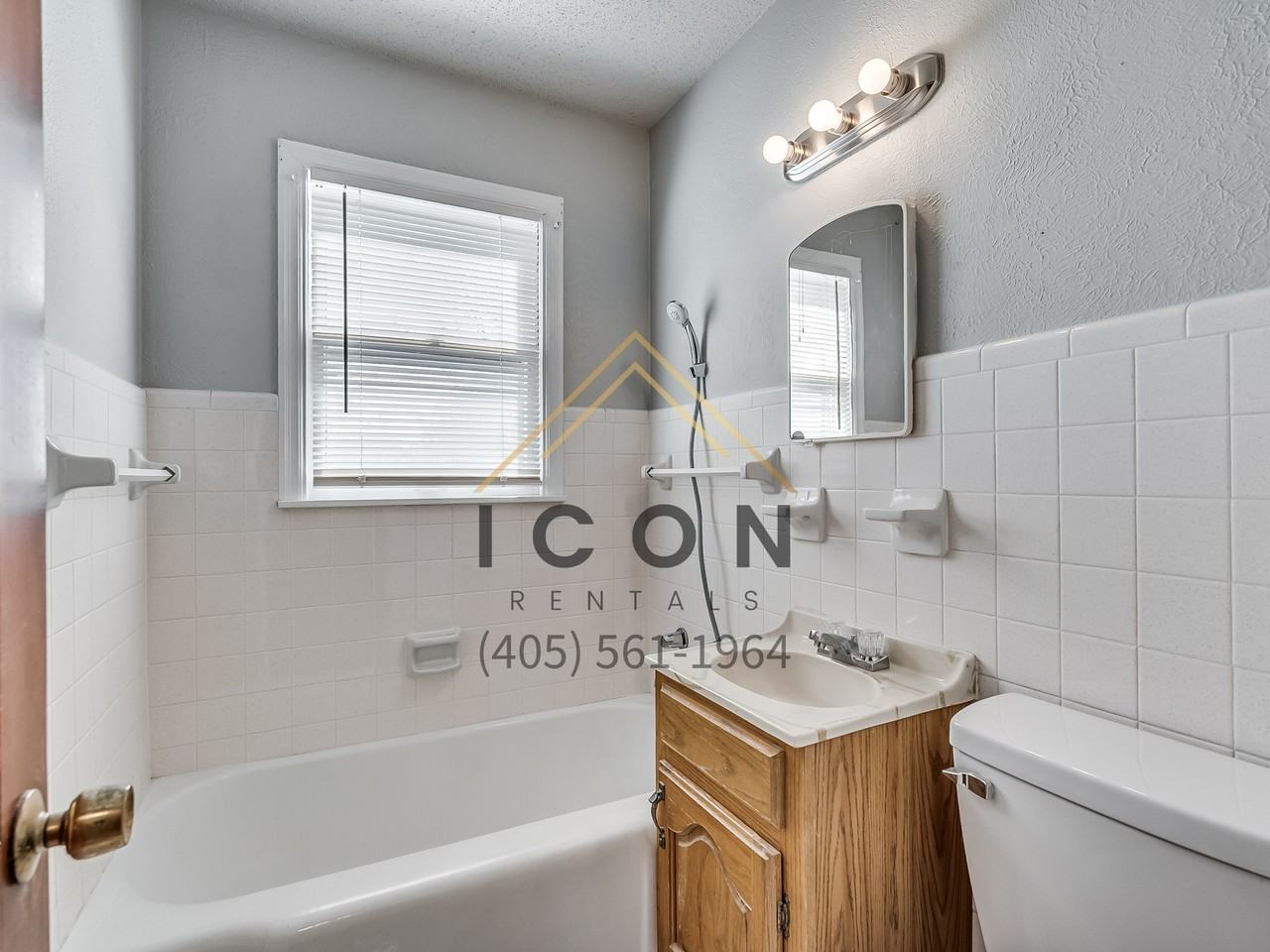 3228 Nw 11th St #1 - Photo 6 of 13