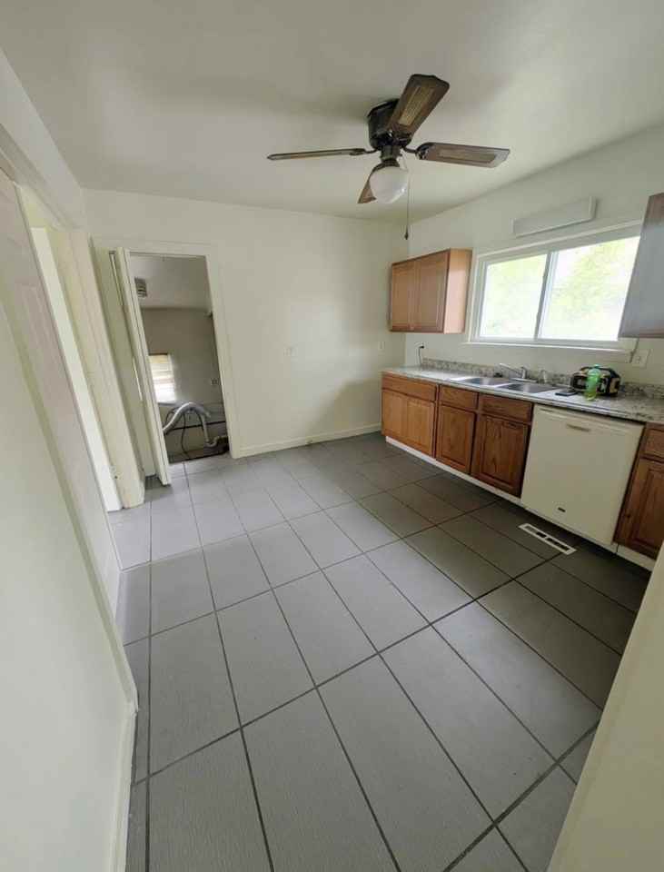 3318 Augusta St #1 - Photo 3 of 14