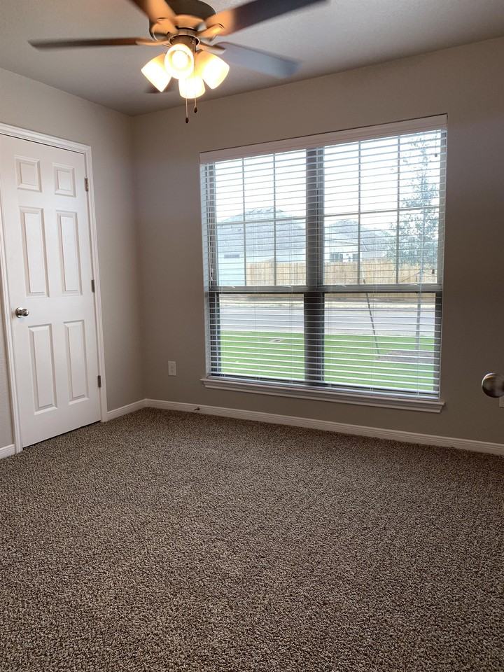 1329 Aurora Grove Bnd #1 - Photo 4 of 20