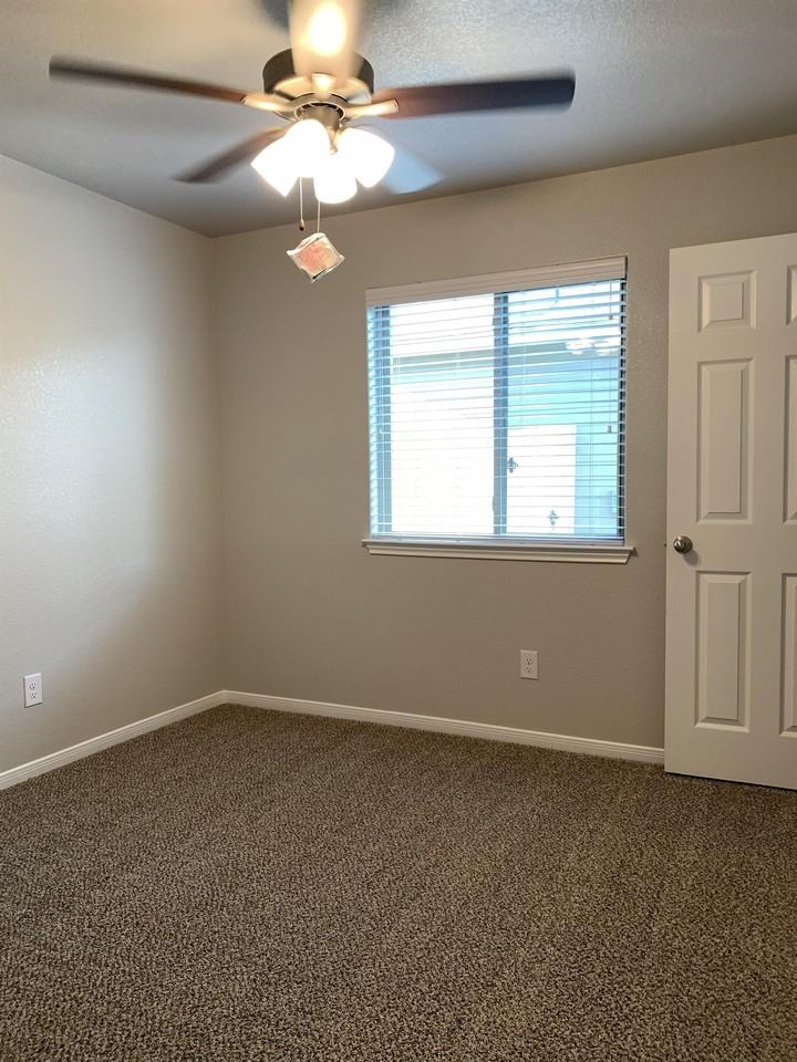 1329 Aurora Grove Bnd #1 - Photo 6 of 20