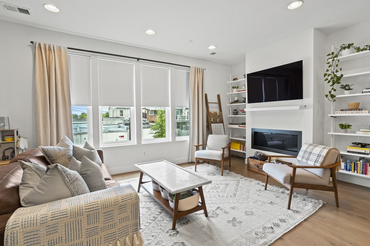 1602 Beason St #1 - Photo 4 of 25