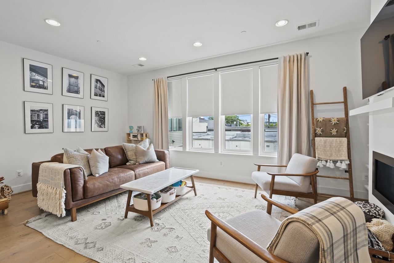 1602 Beason St #1 - Photo 5 of 25