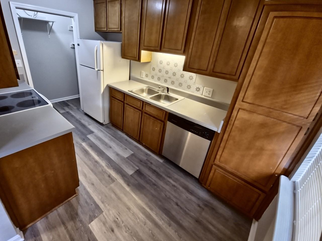 105 Sherwood Rd Apt A #105A - Photo 2 of 11