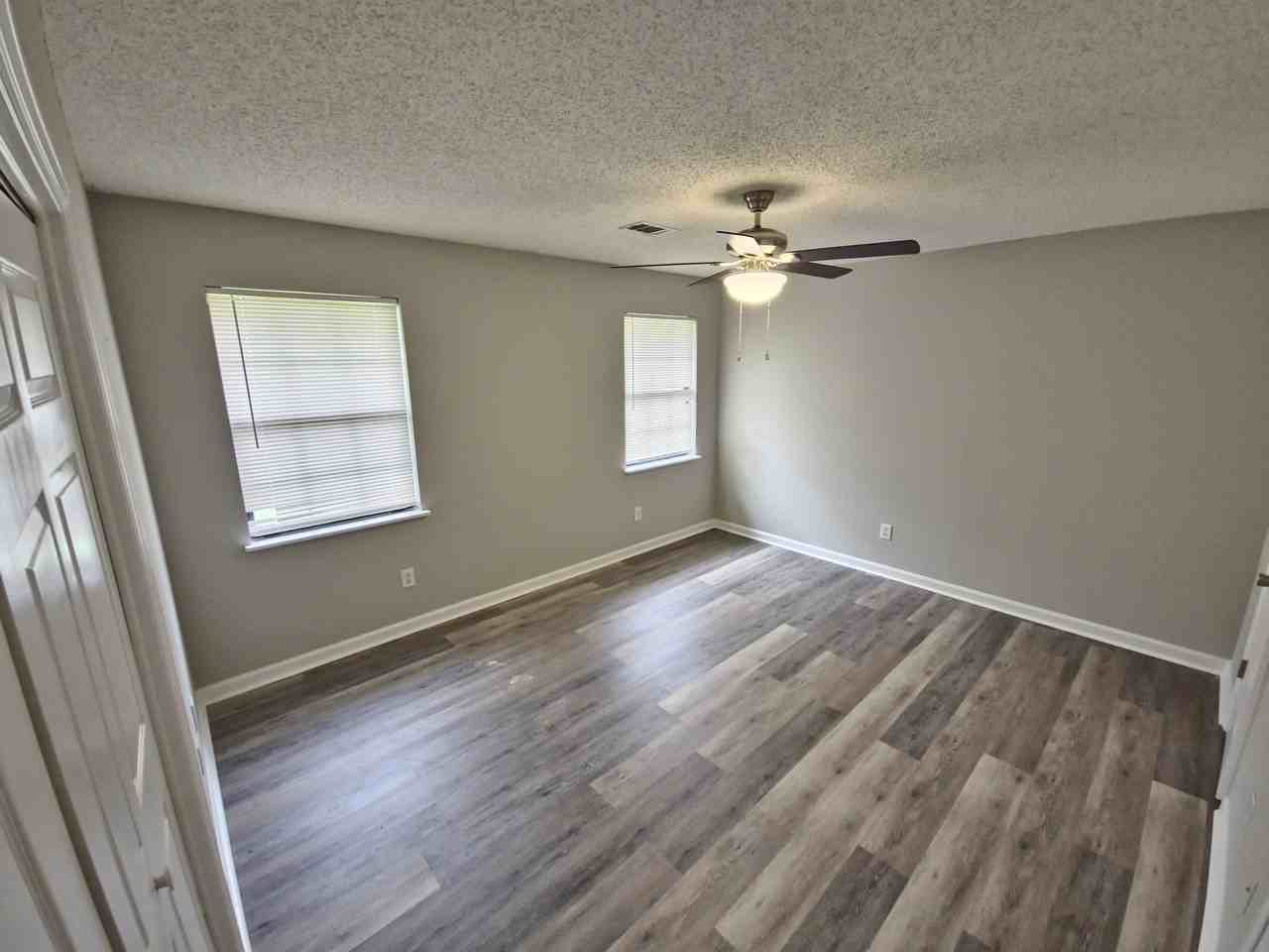 105 Sherwood Rd Apt A #105A - Photo 4 of 11