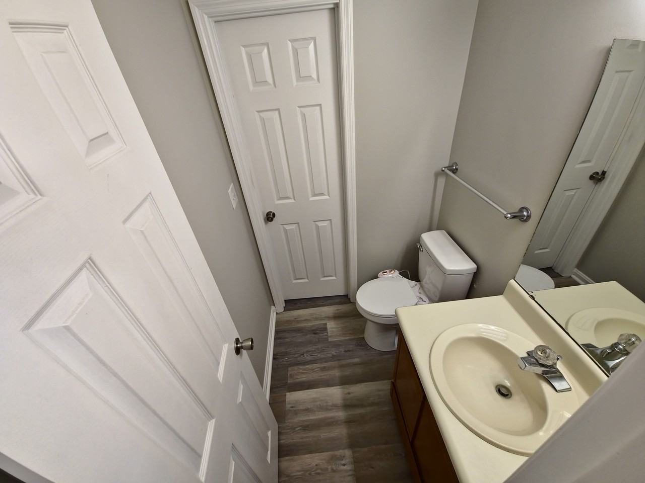 105 Sherwood Rd Apt A #105A - Photo 5 of 11