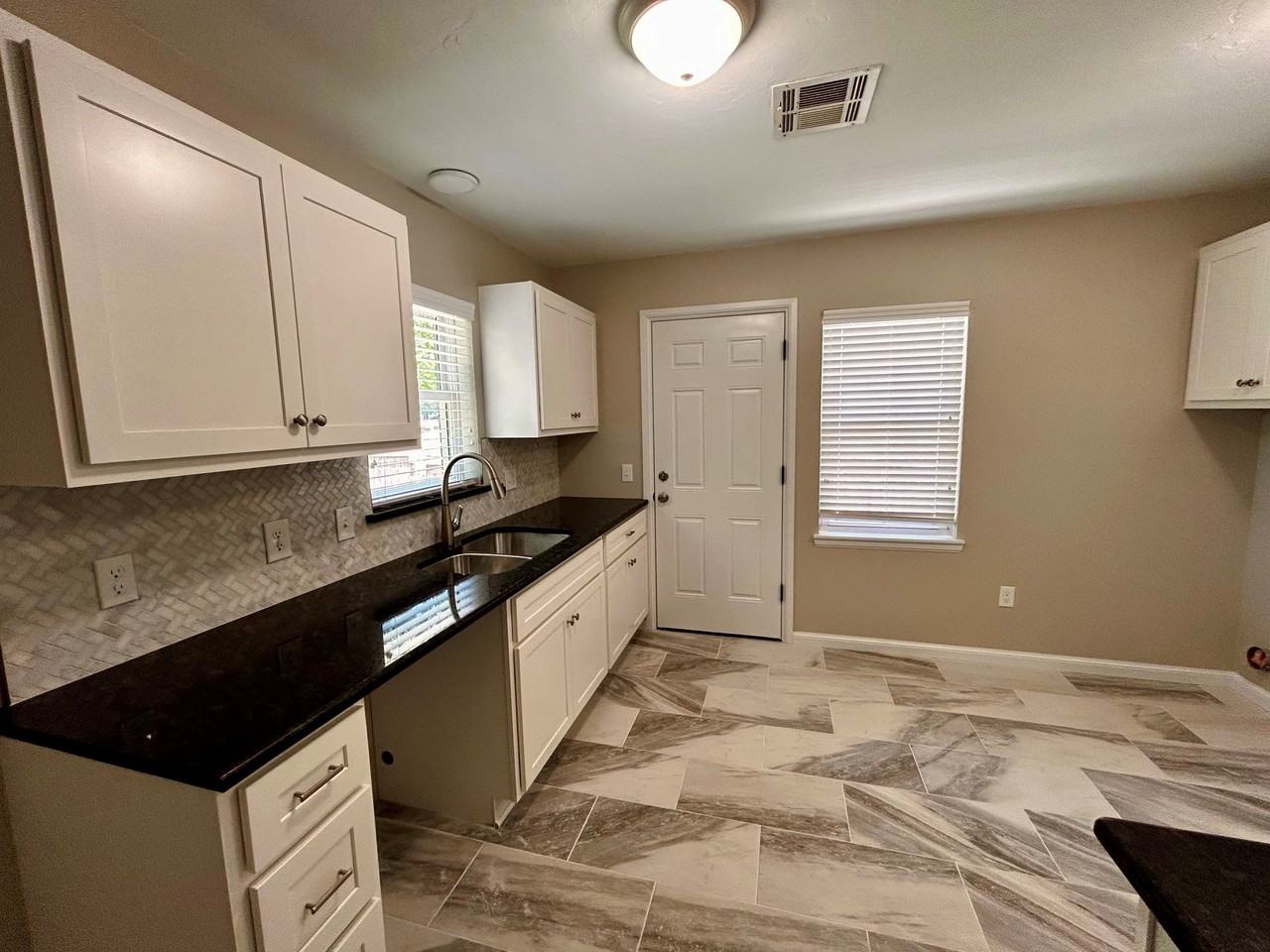 3815 N Hartford St #1 - Photo 7 of 18