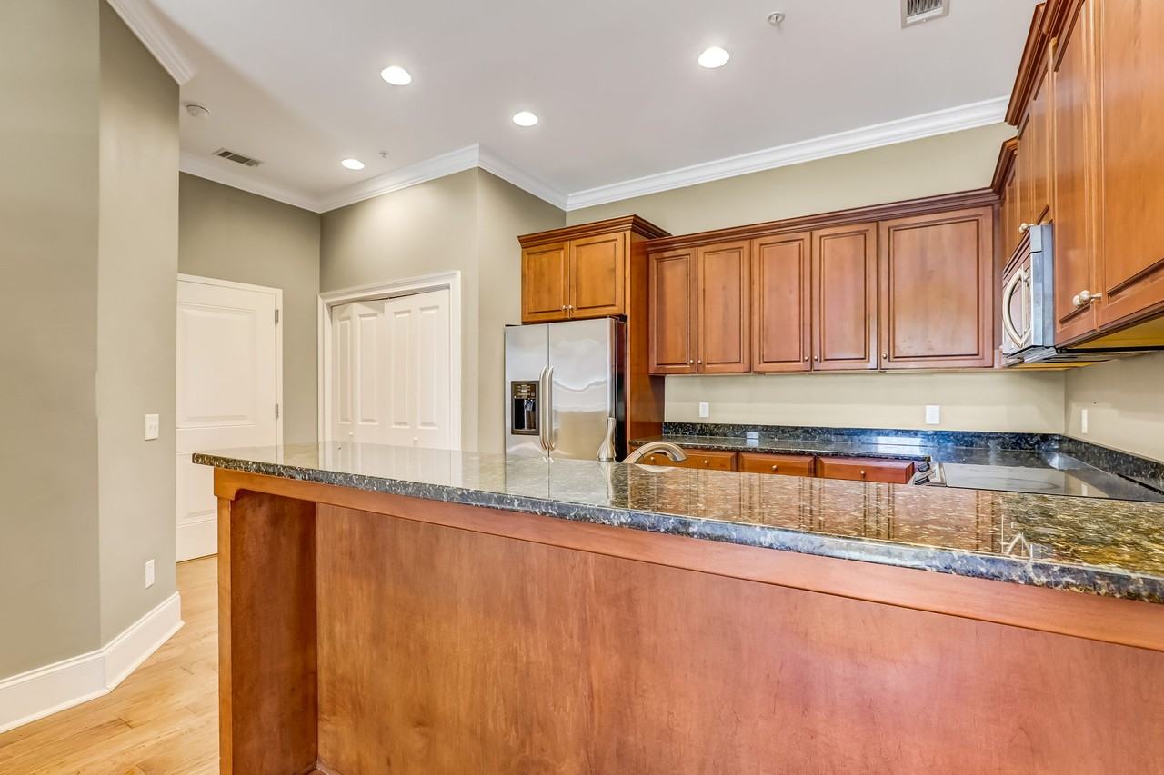 425 East McDonough StreetUnit 101 #101 - Photo 5 of 27