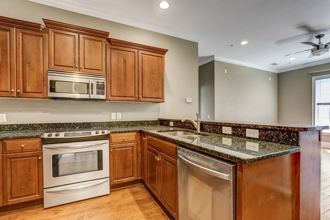 425 East McDonough StreetUnit 101 #101 - Photo 7 of 27